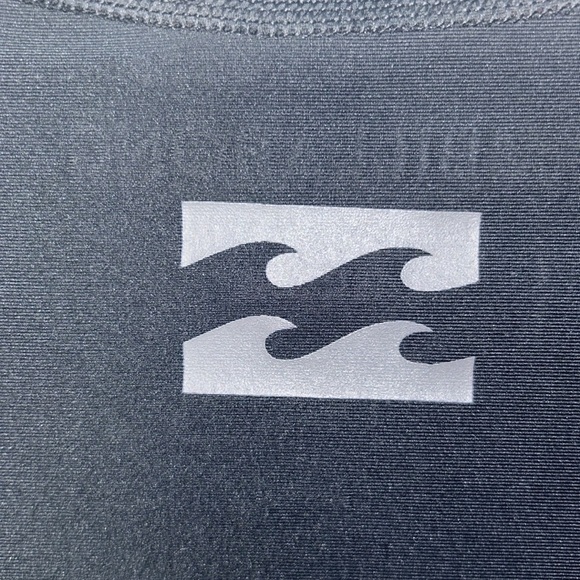 Billabong Short Sleeve Rash Guard - Picture 8 of 10